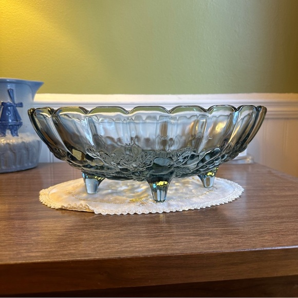 VTG Indiana Glass Pastel Blue Oval 4 Footed Centerpiece Fruit Bowl Harvest Grape - Picture 4 of 13
